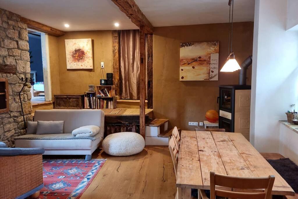 Schoene Ferienwohnung Mit Kamin Neustadt an der Weinstraße Exterior photo